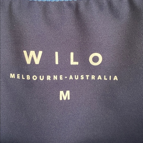 Wilo Women’s Blue High Neck Sports Bra Size Medium - Picture 4 of 6